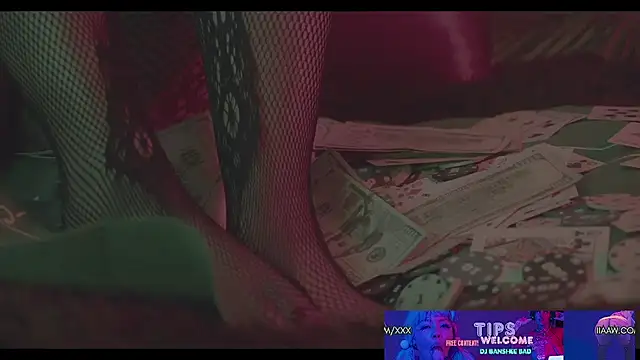 iiaaw online show from July 23, 10:28 pm