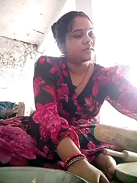 HotRavita389 online show from August 4, 3:22 am