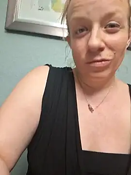 Snapshot of XxMs_StarzxX chatting on February 14, 6:34 am XxMs StarzxX online show from February 14, 6:34 am