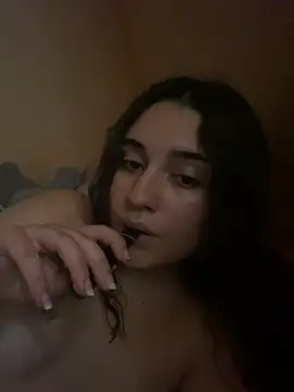 laylaabadeer online show from July 16, 11:51 am