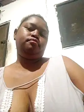 Snapshot of nailyn chatting on August 6, 10:21 am nailyn online show from August 6, 10:21 am