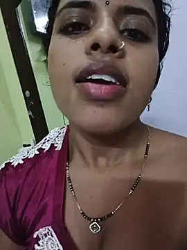 Snapshot of DesiCutie01 chatting on July 17, 12:35 pm DesiCutie01 online show from July 17, 12:35 pm
