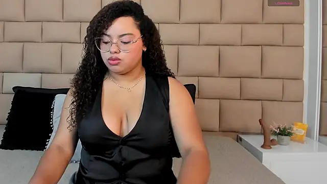 AmandaNapoles online show from August 1, 8:18 pm