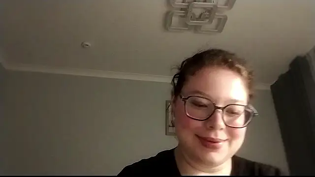 Snapshot of MulaVixen chatting on July 19, 7:10 pm MulaVixen online show from July 19, 7:10 pm