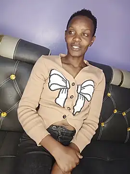 Snapshot of Petite_Lola8 chatting on July 18, 8:23 am Petite Lola8 online show from July 18, 8:23 am