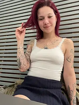 Snapshot of Lilly__Kiss chatting on July 20, 7:16 am Lilly Kiss online show from July 20, 7:16 am