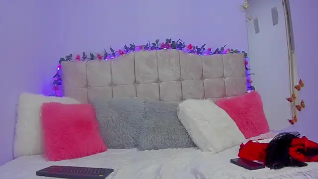 DeisyFox online show from July 24, 1:07 pm