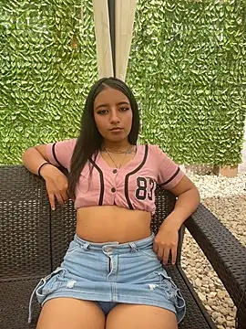 EstrellaGlow Pink online show from July 17, 6:16 pm