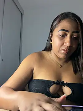Snapshot of Candymorena_sexyyy chatting on July 17, 4:53 am Candymorena sexyyy online show from July 17, 4:53 am