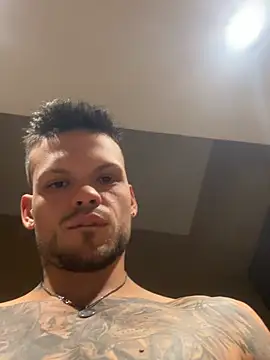 Snapshot of Nickyseduccion1998 chatting on July 17, 2:31 am Nickyseduccion1998 online show from July 17, 2:31 am