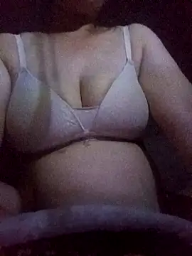 Snapshot of Jenny-rose chatting on July 18, 3:09 pm Jenny-rose online show from July 18, 3:09 pm