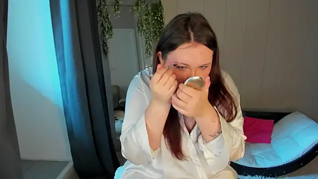 Niki Glow online show from August 7, 1:55 am