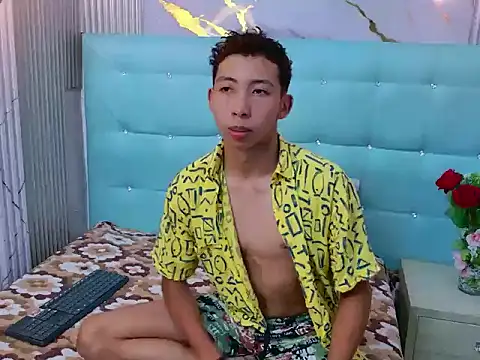 Snapshot of MOgekobig18 chatting on July 18, 11:30 am MOgekobig18 online show from July 18, 11:30 am