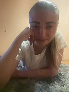 Snapshot of Jeni-angel chatting on July 19, 6:04 pm Jeni-angel online show from July 19, 6:04 pm