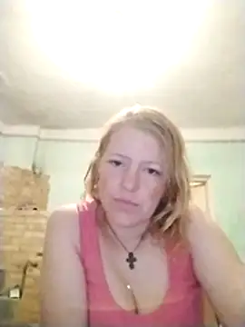 Snapshot of Ali-kis chatting on July 20, 8:22 pm Ali-kis online show from July 20, 8:22 pm