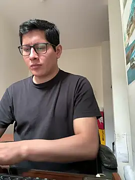 Snapshot of Steffano15 chatting on July 17, 9:23 pm Steffano15 online show from July 17, 9:23 pm
