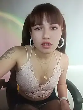 Snapshot of _Luna_Blooms chatting on July 21, 3:02 pm Luna Blooms online show from July 21, 3:02 pm