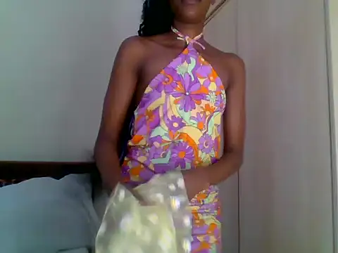 Snapshot of firstlady-queen chatting on July 21, 6:37 am firstlady-queen online show from July 21, 6:37 am