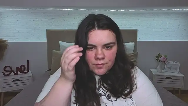 Snapshot of Ukr_Lena chatting on July 20, 11:45 am Ukr Lena online show from July 20, 11:45 am