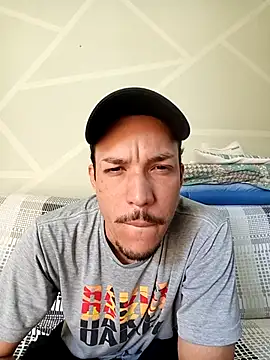 Snapshot of WillemPine chatting on July 21, 2:51 pm WillemPine online show from July 21, 2:51 pm