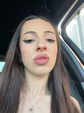 Snapshot of MoonLinaa chatting on July 19, 2:03 pm MoonLinaa online show from July 19, 2:03 pm