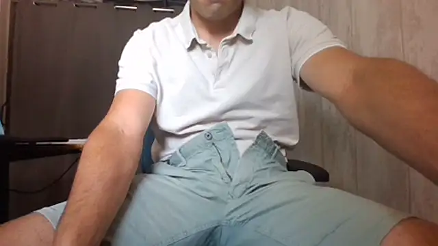 Snapshot of mikebrant01 chatting on July 18, 1:09 pm mikebrant01 online show from July 18, 1:09 pm