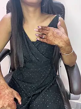 Snapshot of Hot_rozzy_jaan chatting on August 5, 6:18 am Hot rozzy jaan online show from August 5, 6:18 am