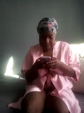 Snapshot of Mrs_Chocolate22 chatting on July 20, 7:49 am Mrs Chocolate22 online show from July 20, 7:49 am