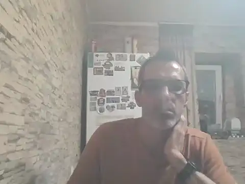 Snapshot of coolasice1984 chatting on July 19, 6:15 pm coolasice1984 online show from July 19, 6:15 pm