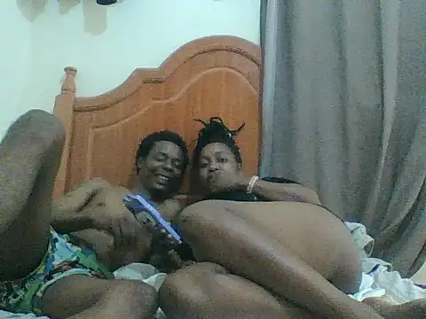 Snapshot of KinkyHotLovers chatting on July 18, 8:28 pm KinkyHotLovers online show from July 18, 8:28 pm