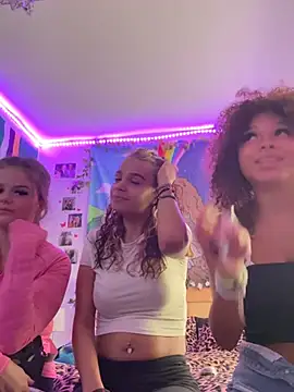 x0 elly1 online show from July 19, 7:43 pm