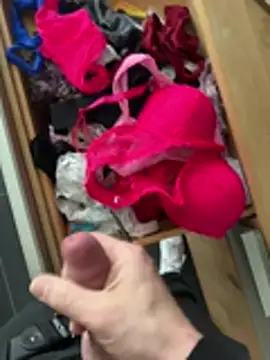 swissboy22 online show from March 28, 1:23 pm