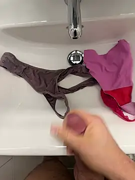swissboy22 online show from February 1, 9:51 am