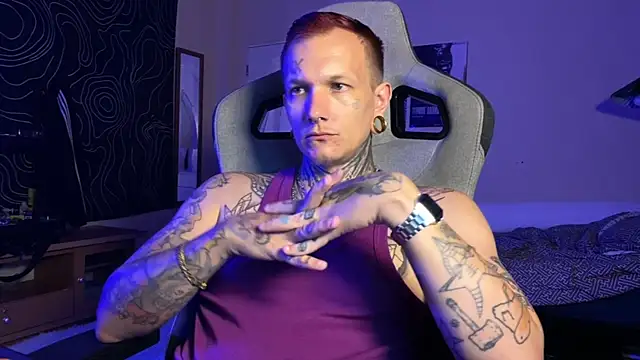 Snapshot of razor_paul chatting on July 25, 6:47 pm razor paul online show from July 25, 6:47 pm