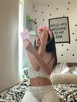 lottieraexx online show from July 24, 3:30 pm