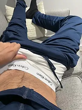 leowhyat online show from July 20, 10:45 pm