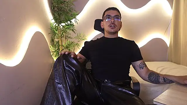 xdaniruiz online show from July 28, 12:34 pm