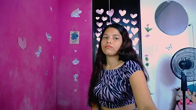 Snapshot of katerin_villalobos1 chatting on July 22, 1:46 pm katerin villalobos1 online show from July 22, 1:46 pm