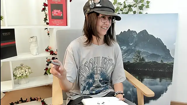 ZoilaSydnes online show from July 24, 4:41 am