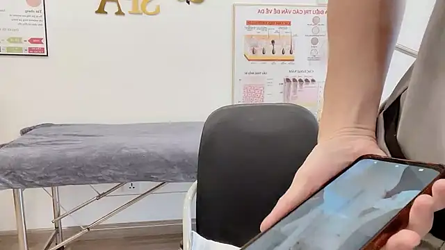 Snapshot of Katy_Bae chatting on November 10, 5:23 am Katy Bae online show from November 10, 5:23 am