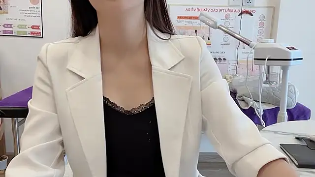 Snapshot of Katy_Bae chatting on November 7, 4:39 am Katy Bae online show from November 7, 4:39 am