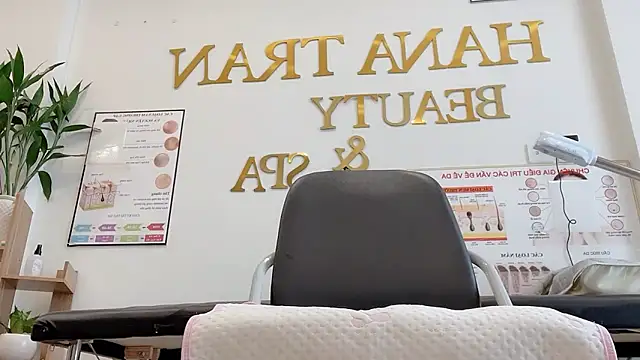 Snapshot of Katy_Bae chatting on November 6, 5:11 am Katy Bae online show from November 6, 5:11 am