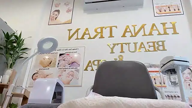 Snapshot of Katy_Bae chatting on September 19, 4:16 am Katy Bae online show from September 19, 4:16 am