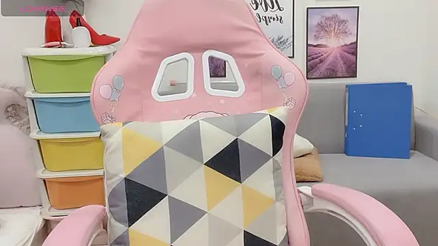 Snapshot of Katy_Bae chatting on March 1, 3:32 am Katy Bae online show from March 1, 3:32 am