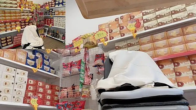 Snapshot of Katy_Bae chatting on December 15, 4:29 am Katy Bae online show from December 15, 4:29 am