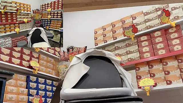 Snapshot of Katy_Bae chatting on February 11, 4:56 am Katy Bae online show from February 11, 4:56 am