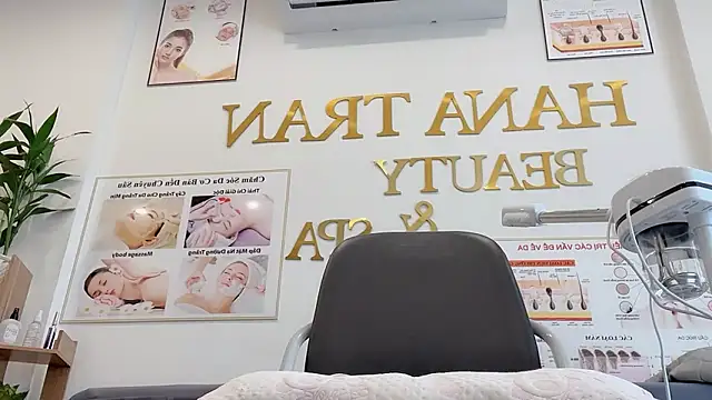 Snapshot of Katy_Bae chatting on October 8, 4:14 am Katy Bae online show from October 8, 4:14 am