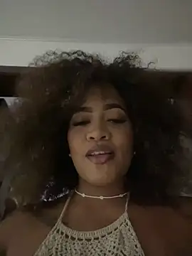 Snapshot of riri_brunnete chatting on February 21, 4:14 am riri brunnete online show from February 21, 4:14 am