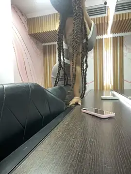 riri brunnete online show from March 11, 4:06 am