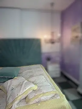 riri brunnete online show from March 3, 4:19 am